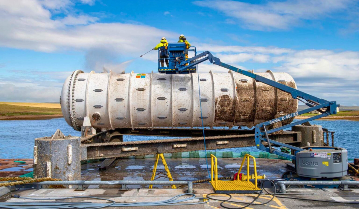 photo: microsoft's underwater data centre 